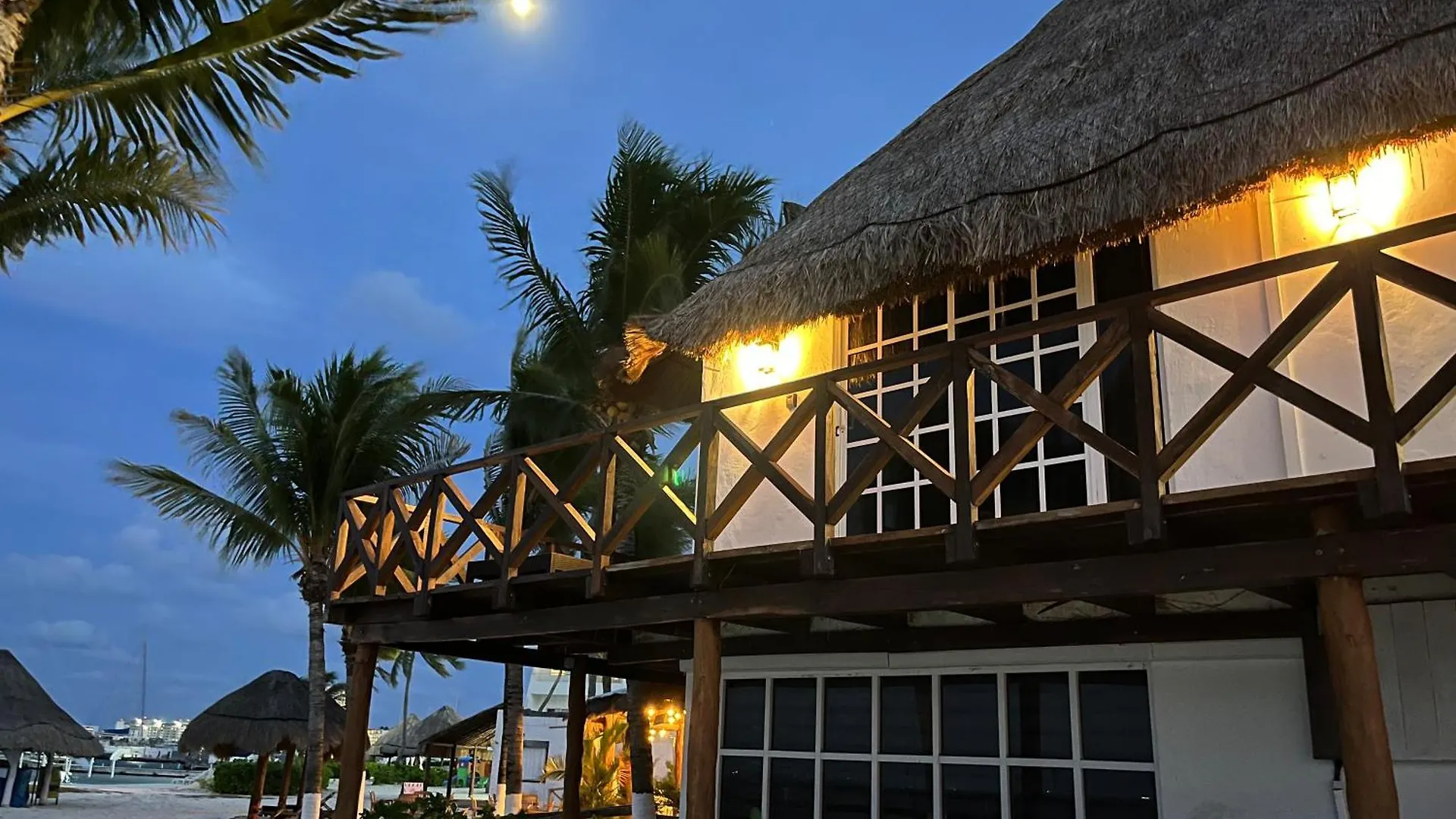 Apartment Seafront Beach Shack Cancun